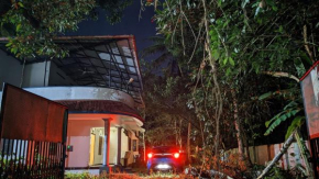 IslandStay-a riverside property